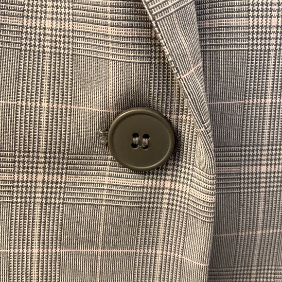 New York & Company stretch blazer. Gray with soft pink . Size 4 - Picture 4 of 11